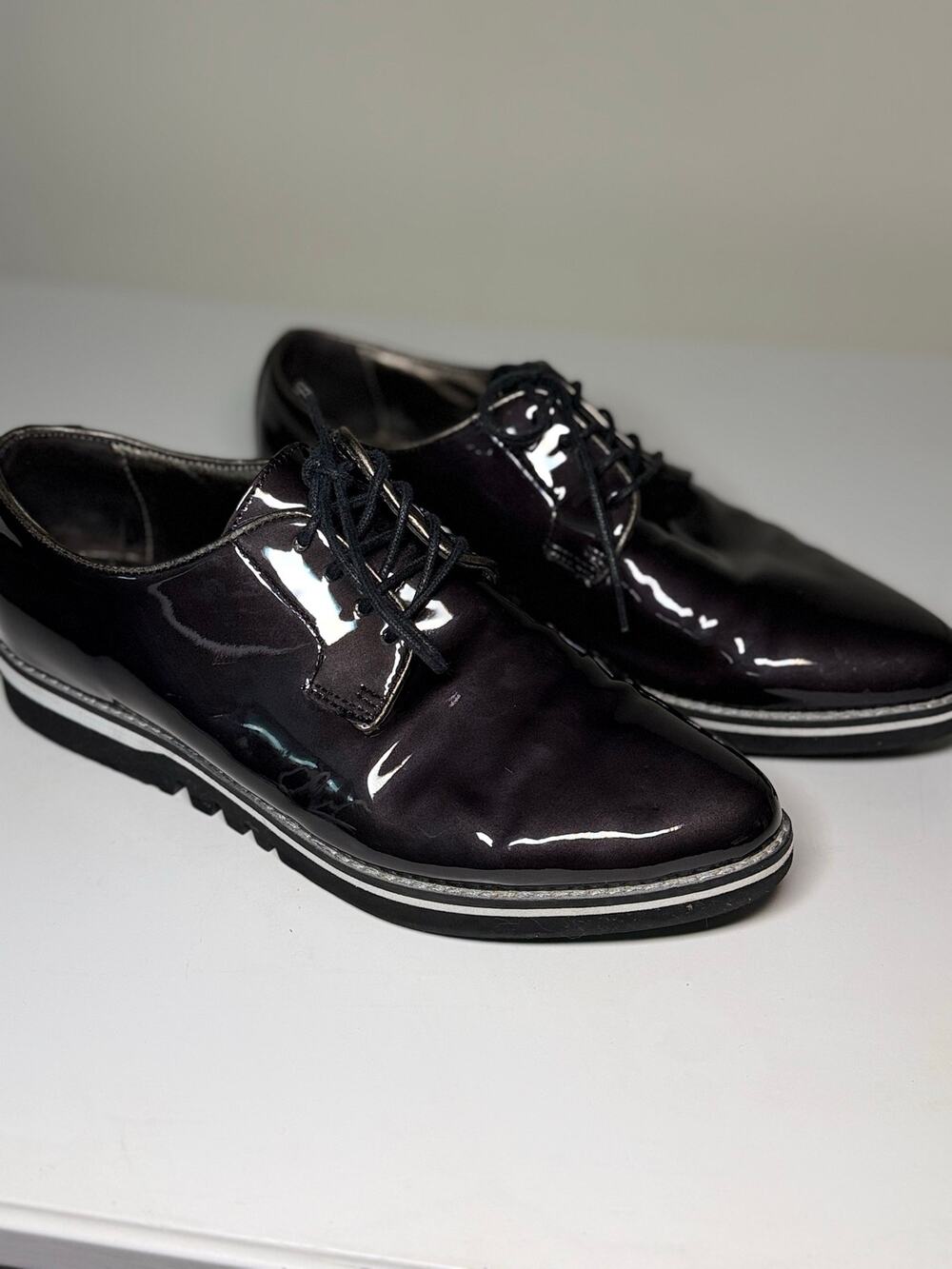Johnston & Murphy Alice Metallic Patent Leather Lug Sole Oxfords Size 7M